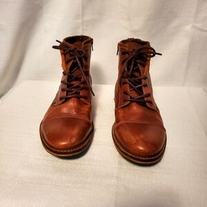 Men's Classic Brown Lace-Up Boots